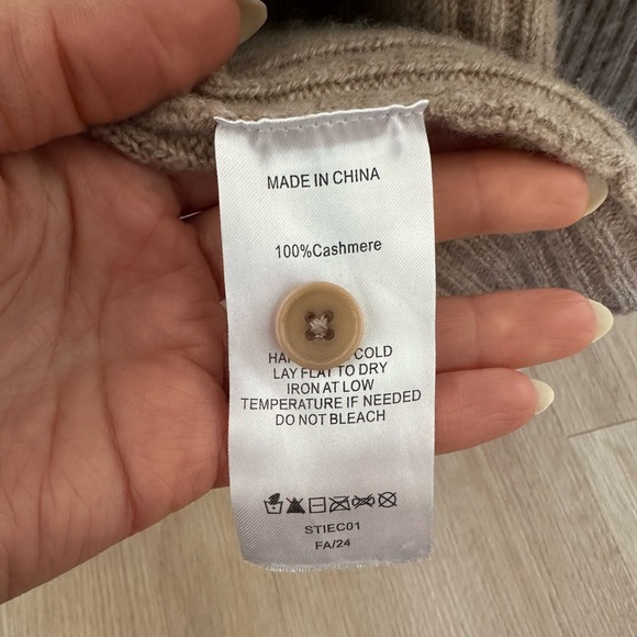 Mongolian Cashmere Wide-Rib Collared Cardigan - Picture 5 of 5